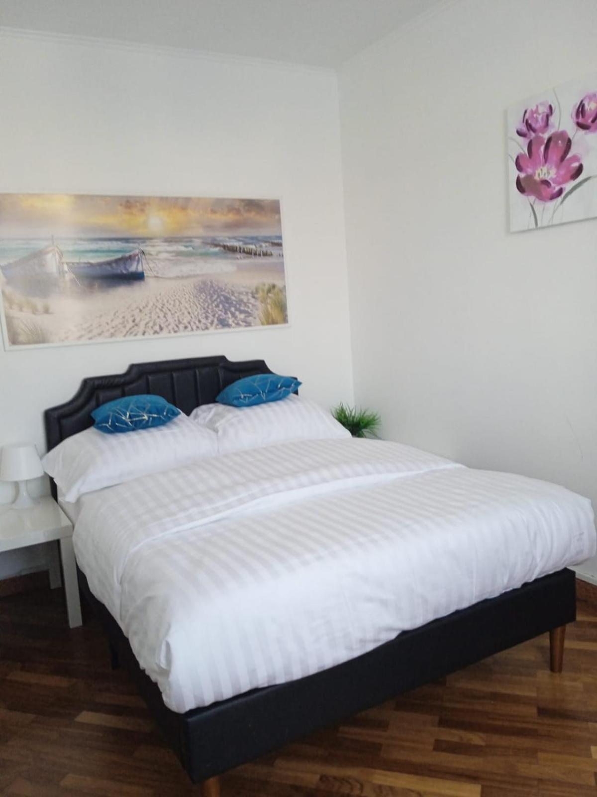 3-Bedroom Apt In Town Square 弗罗茨瓦夫 外观 照片