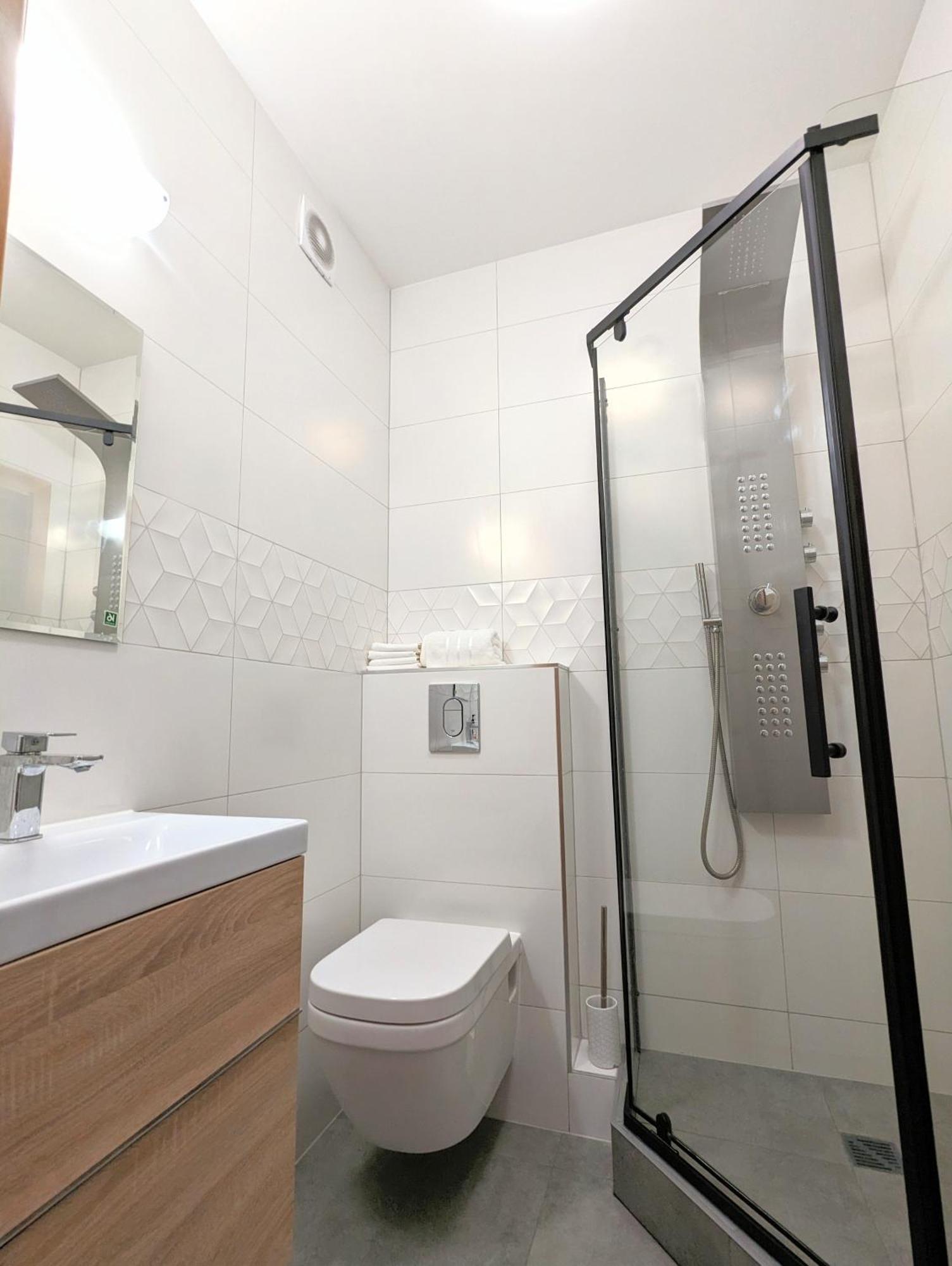 3-Bedroom Apt In Town Square 弗罗茨瓦夫 外观 照片