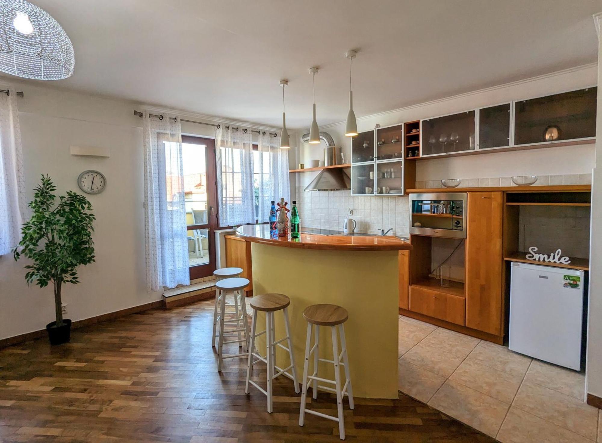3-Bedroom Apt In Town Square 弗罗茨瓦夫 外观 照片
