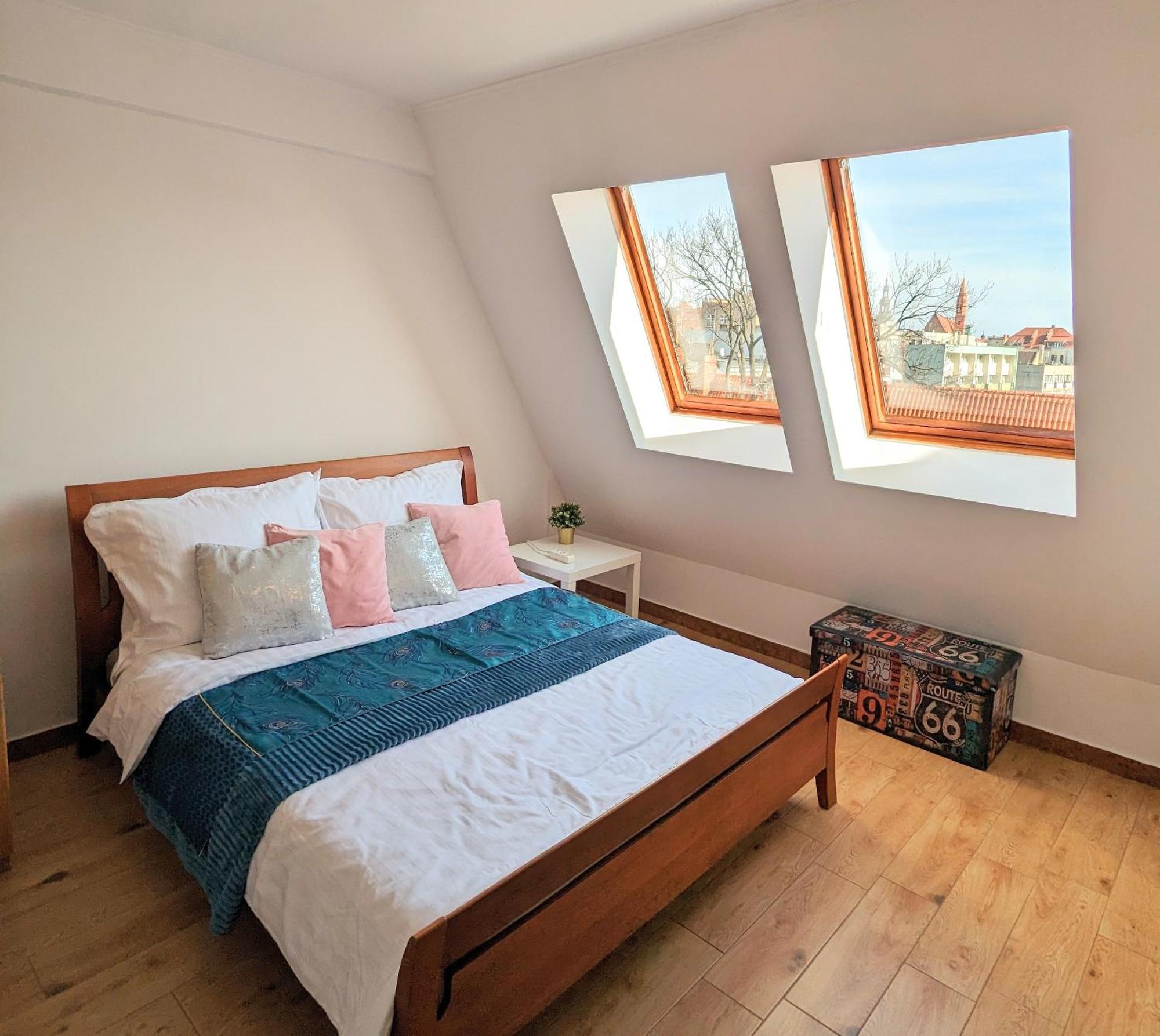 3-Bedroom Apt In Town Square 弗罗茨瓦夫 外观 照片